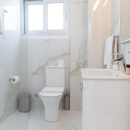 Fig Tree Blue Apartment-141 Апартаменты