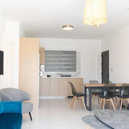 Fig Tree Blue Apartment-141